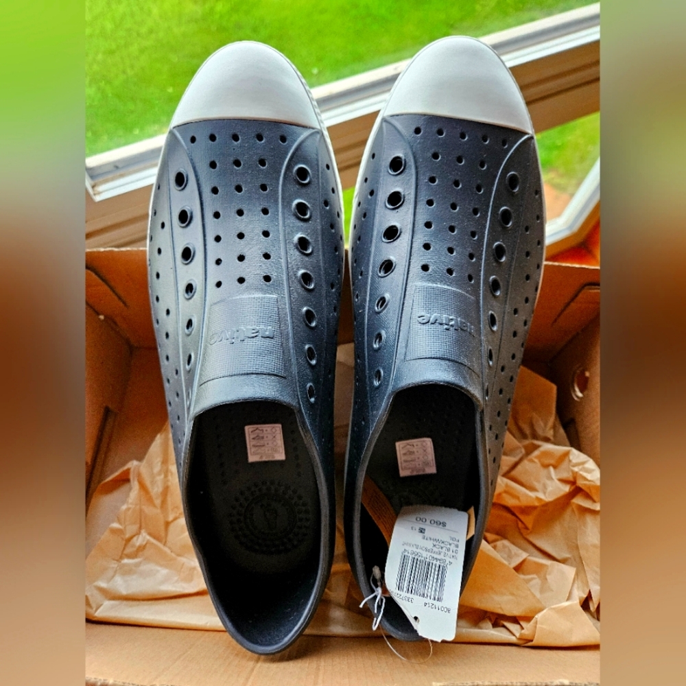 🇨🇦Men's Native shoes size13